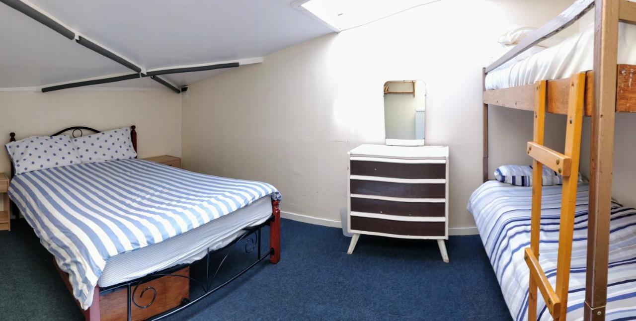 Y Doc At World Horizons Community Hub Hostel Llanelli Ngoại thất bức ảnh