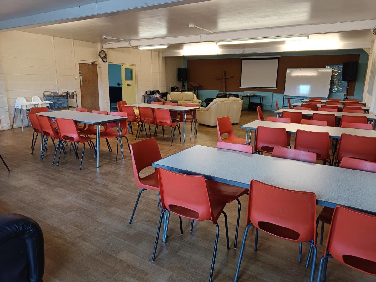 Y Doc At World Horizons Community Hub Hostel Llanelli Ngoại thất bức ảnh